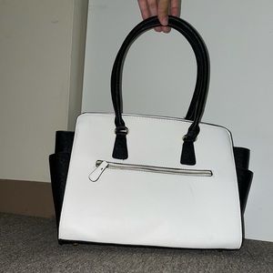 White/black color block purse